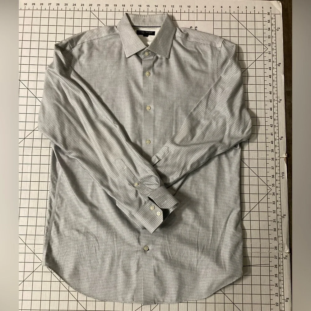 Banana Republic Men’s Large Non Iron‎ Slim Fit Button Down Shirt